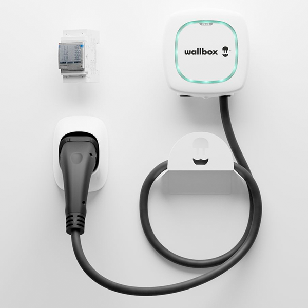 Pack de Cargador Pulsar Plus + power boost + sujetador de cable (tipo 2) 22 kw color blanco Wallbox con instalación básica trifásica hasta 60 metros
                                    image number 0