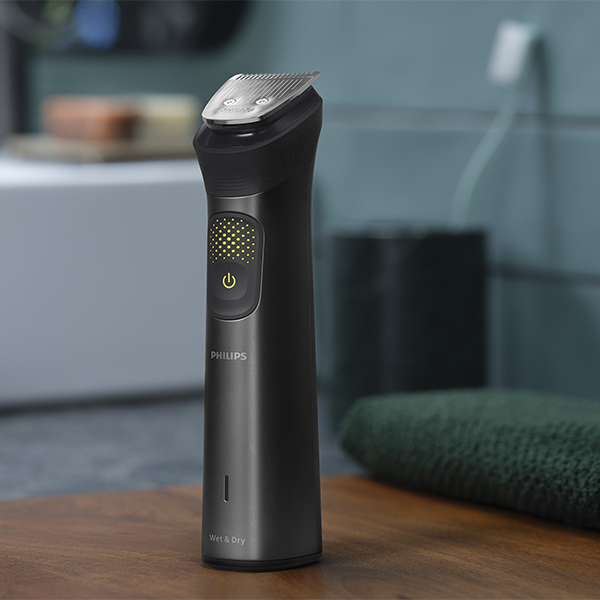 Set de arreglo personal masculino 13 en 1 Philips
                                    image number 1
