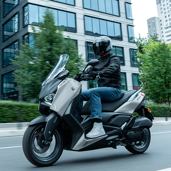 Yamaha Xmax 125 Tech Max Ceramic Grey + Cupón 25% dto. en ropa Yamaha
                                    image number 3